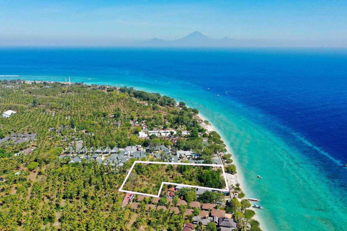 1.4 Hectares Gili Trawangan Party Island land For Sale photo 2