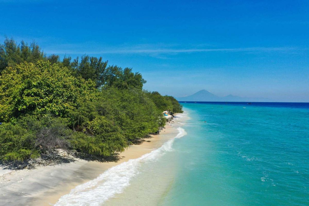 1.4 Hectares Gili Trawangan Party Island land For Sale photo 4