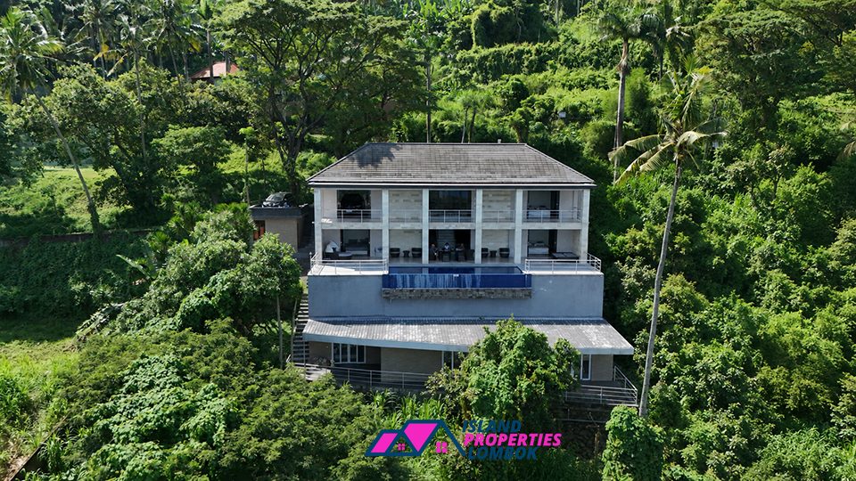 Dual Living Opportunity | Skyline Villa