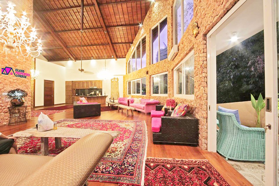 Luxury 6-Bedroom Villa in Senggigi photo 4