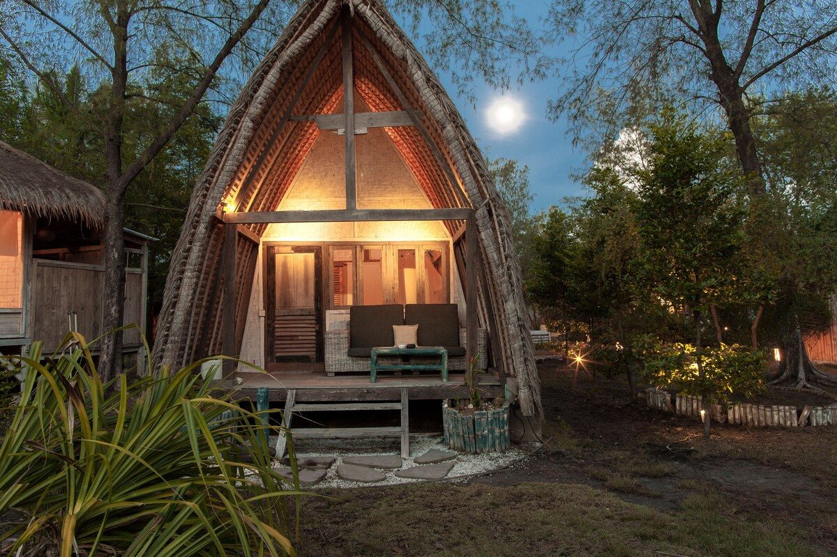 Mao-Meno Yoga Centre and Resort For Sale photo 2