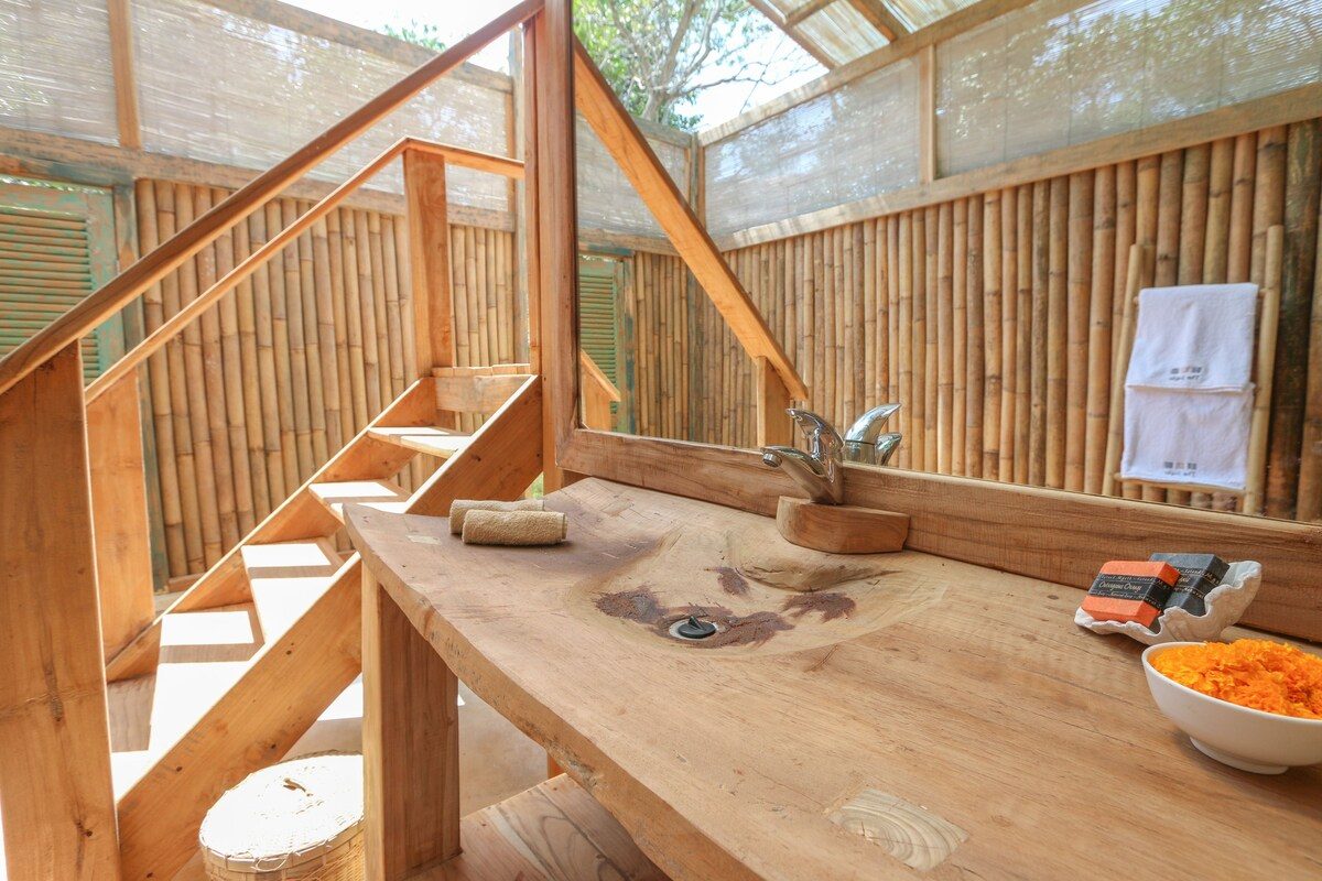 Mao-Meno Yoga Centre and Resort For Sale photo 3