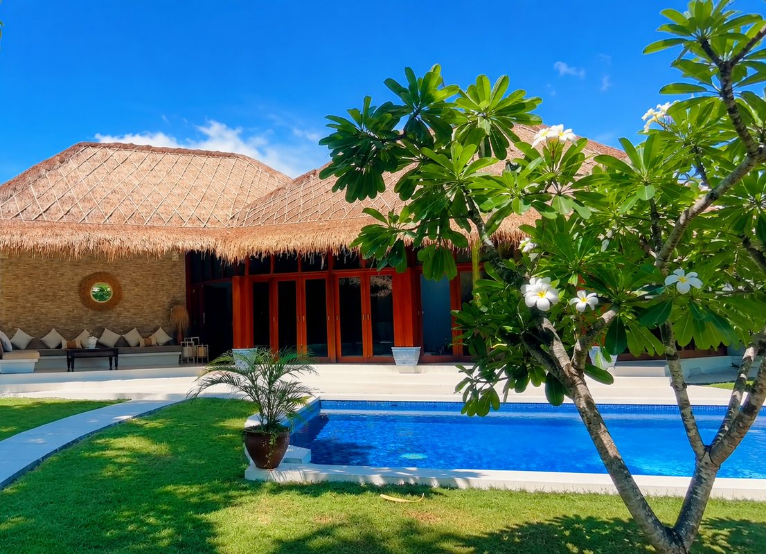 Villa with Guest Apartment & Pool – Duduk, Lombok