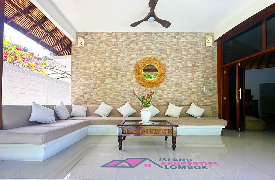 Villa with Guest Apartment & Pool – Duduk, Lombok photo 2