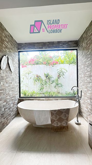 Villa with Guest Apartment & Pool – Duduk, Lombok photo 5